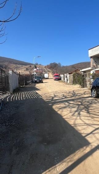 Teren intravilan cu autorizatie de constructie, toate utilitatile - 1