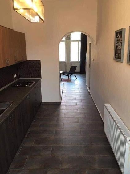 pe frumosul bld. 3 AUGUST lânga Catedrala MILENIUM la 5 minute Restaurant MERLOT - 13