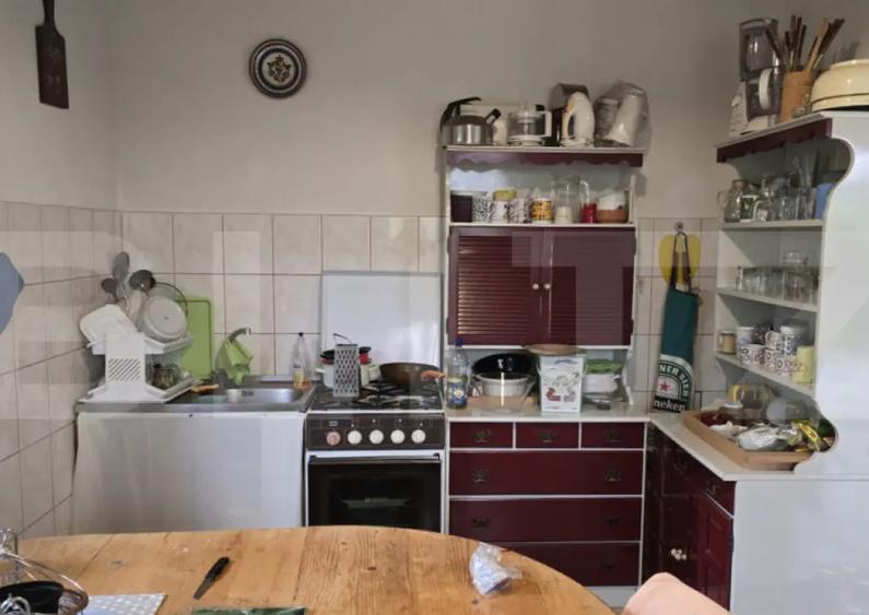 Casa 5 camere , 300 mp; Teren - 2000 mp . Viile Satu Mare - 18