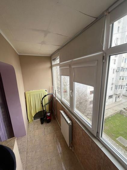 Apartament cu 3 camere decomandat, mobilat în Faleza Nord