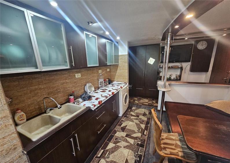 Resita, 2 Cam. Dec., Mobilat Utilat, Micro 4 - 16