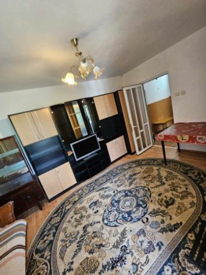 De inchiriat apartament 3 camere, zona Scoala nr.1 - 5