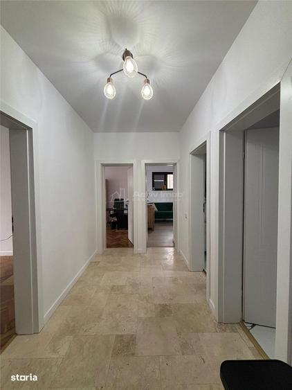 Apartament cu 3 camere, mobilat în Pieptănari