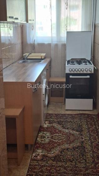 Apartament 3 camere decomandate, et.1, Aleea Trandafirilor nr.1, bl.I2, sc.2, ap.7, Dr.Tr.Severin