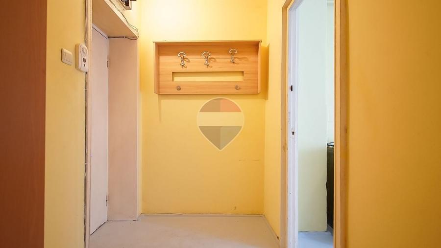Apartament cu 2 camere semidecomandat în Calea București