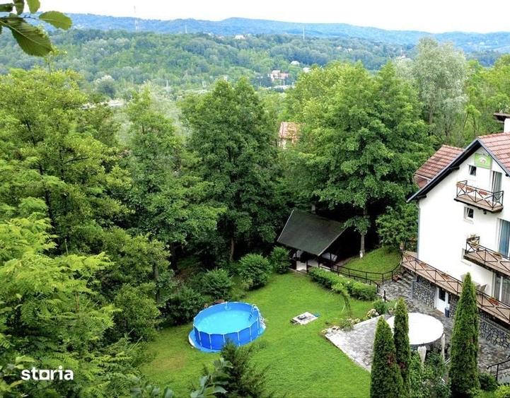 Casă cu 4 camere cu Teren 511 Mp în Poiana