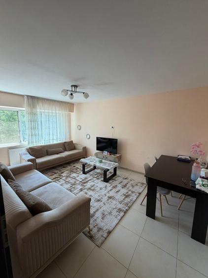 Apartament cu 3 camere decomandat în Brotăcei