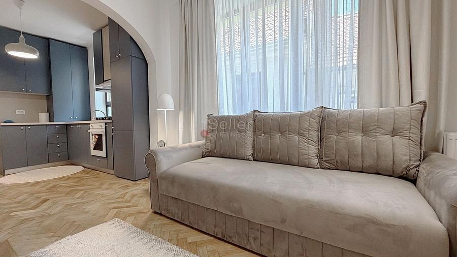 Apartament cu 2 camere semidecomandat, mobilat în Centrul Istoric