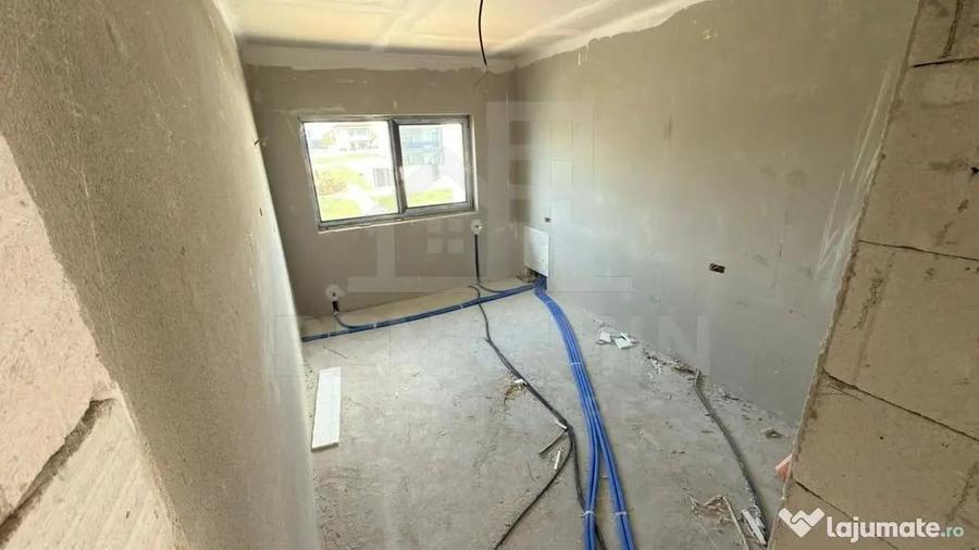 Casă cu 4 camere cu Teren 200 Mp în Central