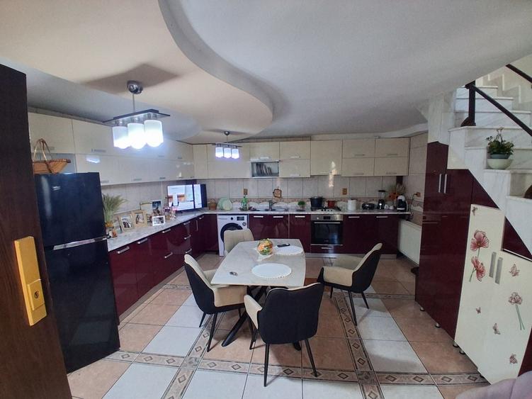 Casă cu 4 camere în Nordului