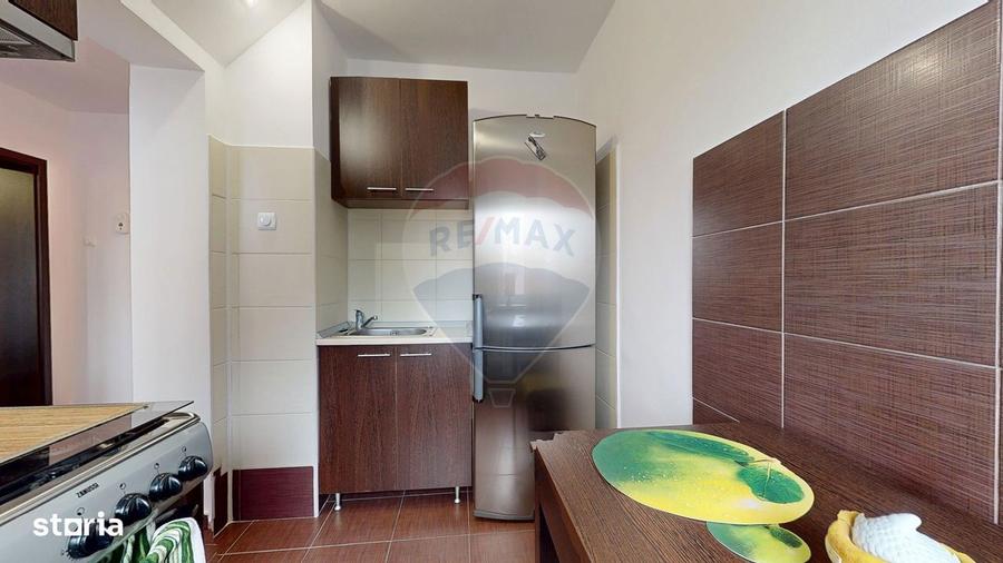 Apartament cu 2 camere decomandat, mobilat în Central