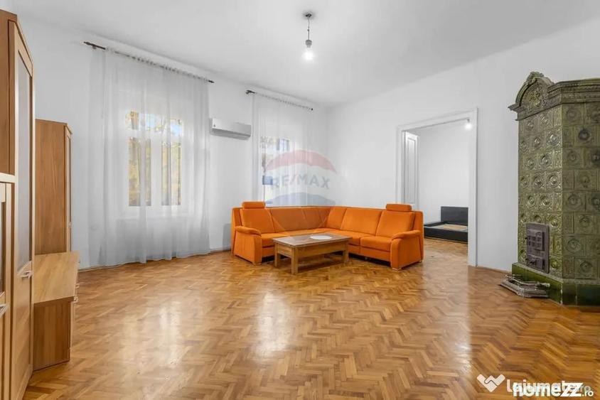 Casă cu 4 camere cu Teren 500 Mp în Podgoria