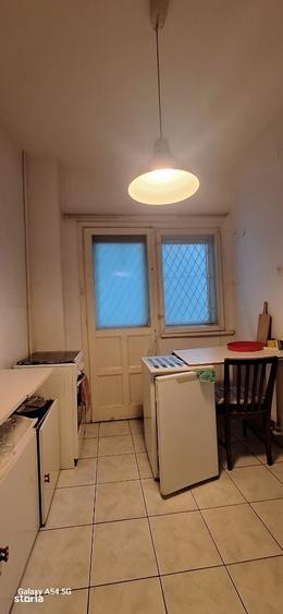 Apartament cu 3 camere în Rosetti