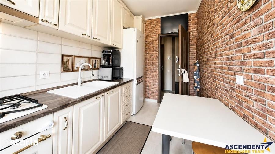 Apartament cu 2 camere decomandat în Central