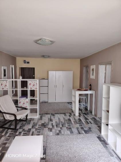 Apartament cu 2 camere semidecomandat, mobilat în Drumul Taberei