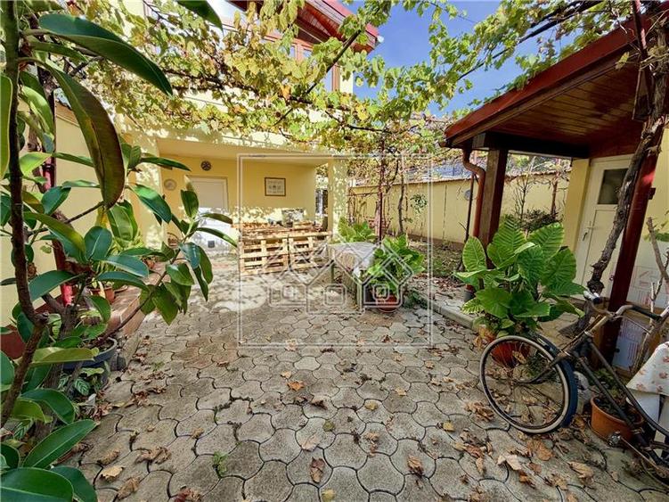 Duplex cu 6 camere cu Canalizare în Terezian