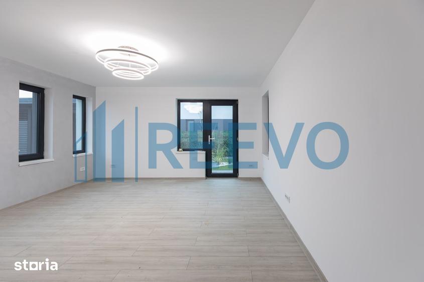 Casă cu 5 camere cu Teren 400 Mp în Gherăiești