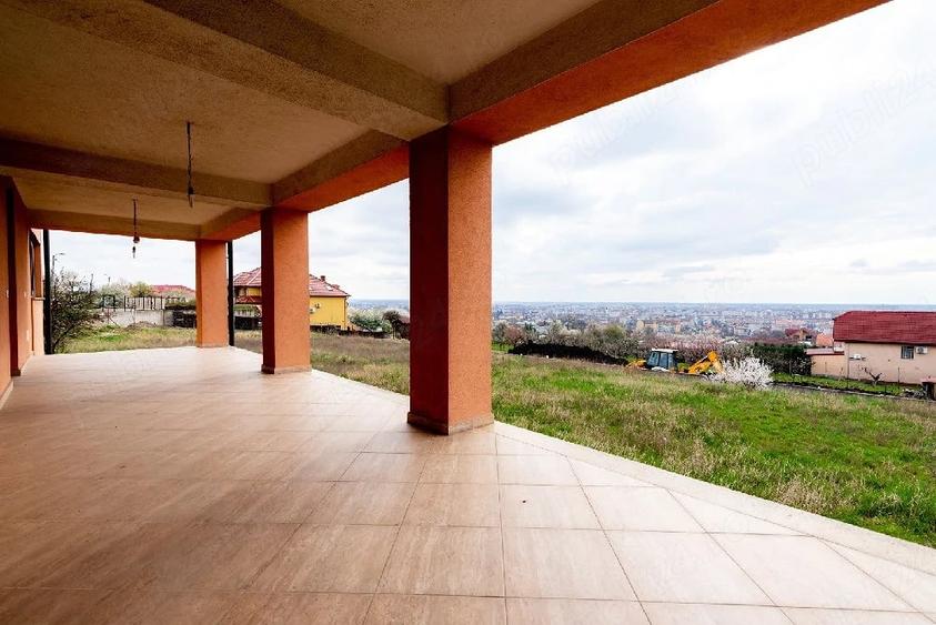 Casă cu Teren 2000 Mp în Central