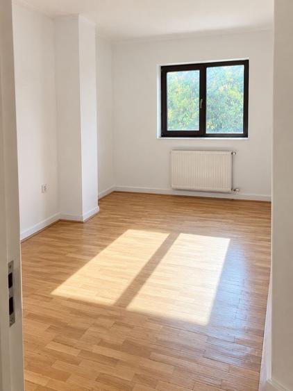 Casă cu 4 camere cu Teren 150 Mp în Central