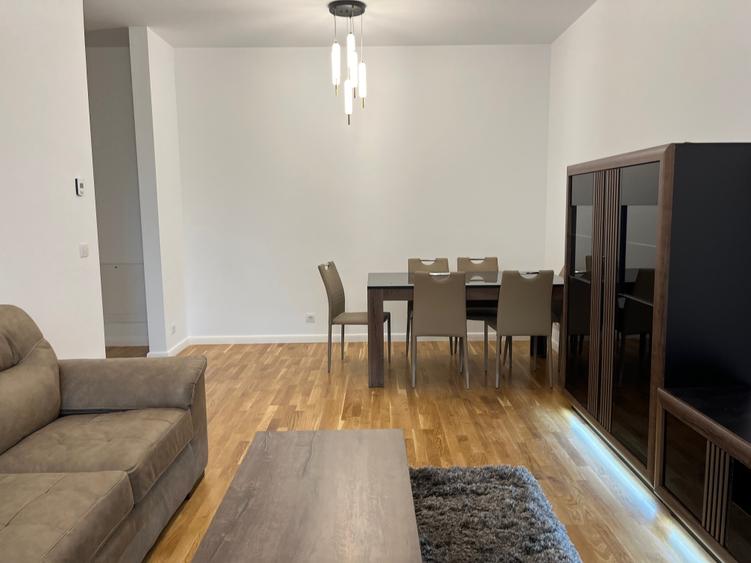 Apartament cu 3 camere decomandat în 1 Mai