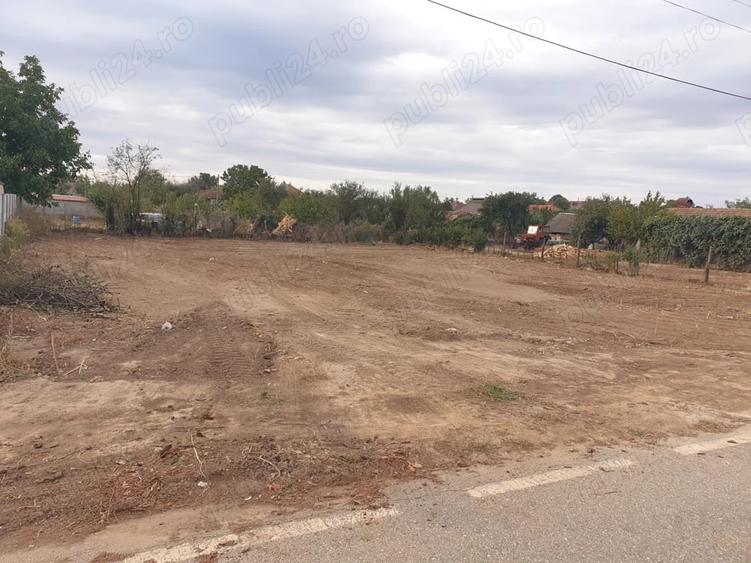 Teren de 792 mp, în Deveselu