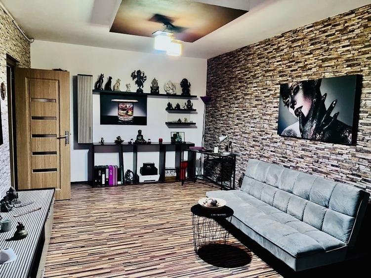 Apartament cu 2 camere decomandat, mobilat în Titan