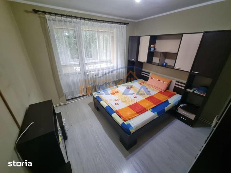 Apartament cu 3 camere decomandat în Săsar