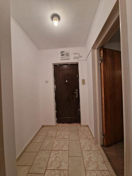 Apartament cu 2 camere semidecomandat în Giurgiului