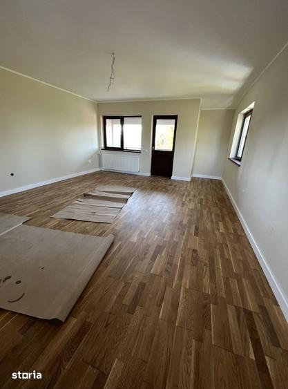 Apartament cu 3 camere decomandat în Clăbucet