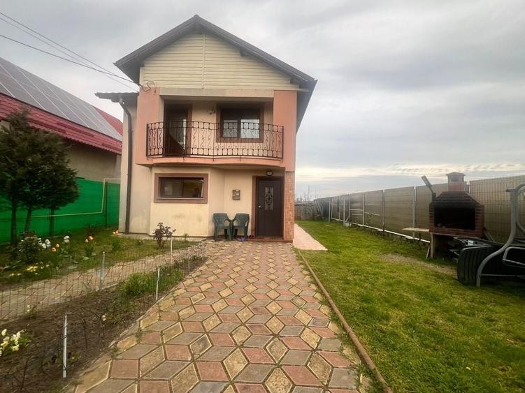 Casă cu 4 camere în Central