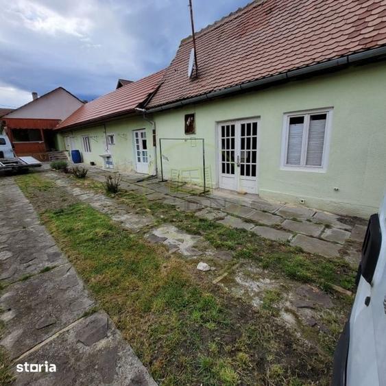 Casă cu 6 camere decomandat cu Teren 1200 Mp în Gura Râului
