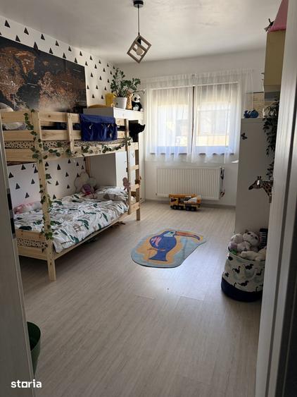 Apartament cu 3 camere în Metalurgiei