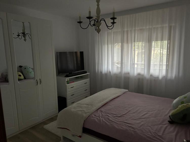Casă cu 4 camere cu Teren 500 Mp în Central