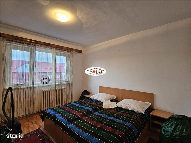 Apartament 3 camere decomandat cu pivnita de vanzare in Vasile Aaron - 9