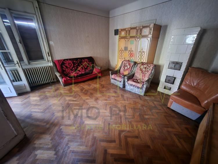 Ultracentral. Parter inalt. Intrare separata. Teren 403 mp in proprietate. - 1