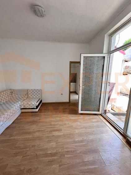 Proprietate 2 corpuri situata in zona Tomis I - 6