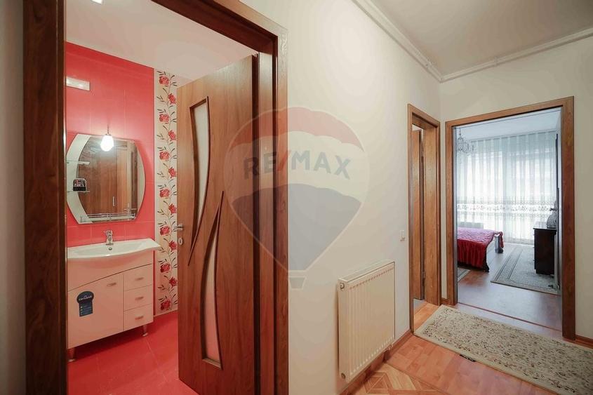 Apartament de Vânzare cu 3 Camere, Terasă de 32mp - 2