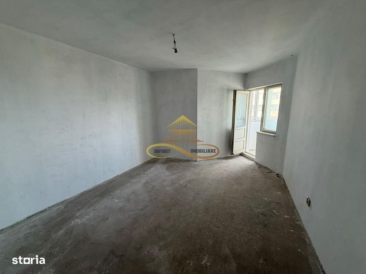 Apartament cu 3 camere decomandat în Narcisa