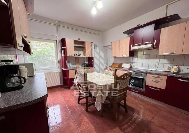Casa individuala cu 7 camere, P+M, zona Calea Martirilor - 1