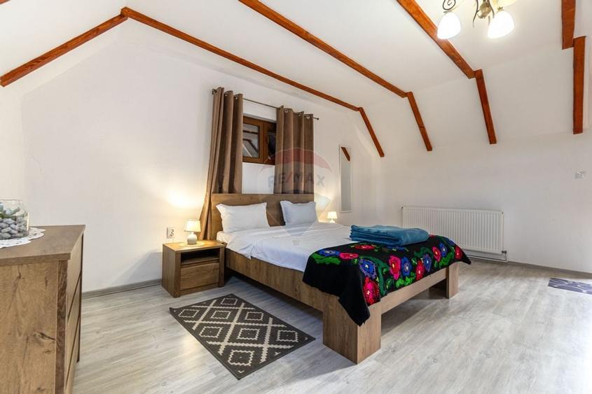 Casa / Vila cu 7 camere de vanzare - 1