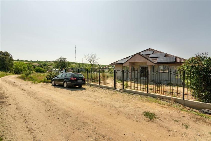 Casa cu living+3 camere cu panorama si teren mare pe Sofiei - 36