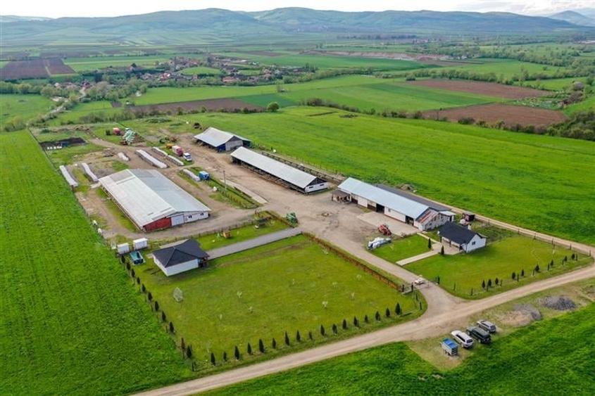 Film&Tur! Domeniu pe 222.000mp+ Ferma +Anexe specifice+Constructie+
rezidential - 40