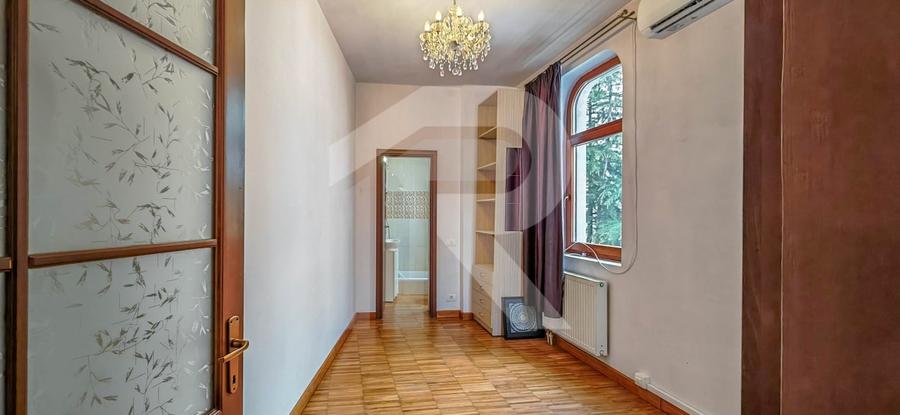 Spațiu profesional cu caracter într-o vilă individuală - 9