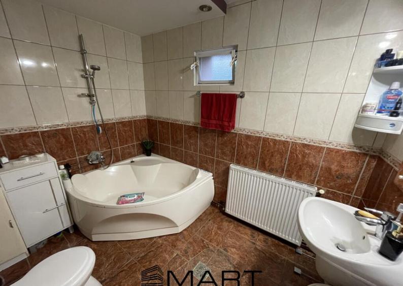Casa cu doua apartamente si curte zona Turnisor - 9