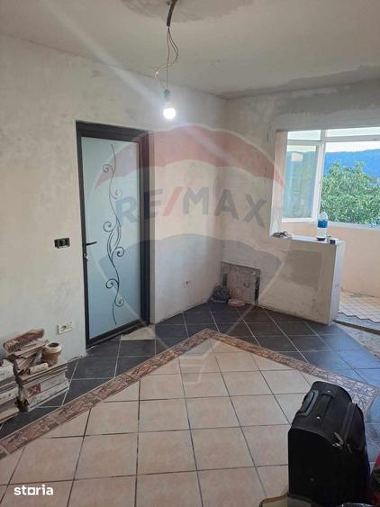 Apartament cu 2 camere de vanzare Savinesti - 2