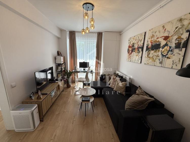 Apartament cu 2 camere | Ultrafinisat | Parcare | Zonă Centrală