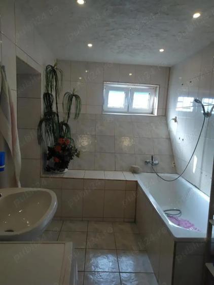 Casa de vanzare in Sebe?, zona centrala (Zona A) - 3