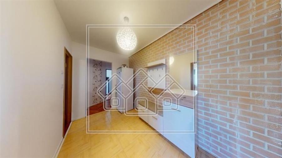 Apartament de vanzare in Sibiu - 47 mp utili + balcon - decomandat - 12