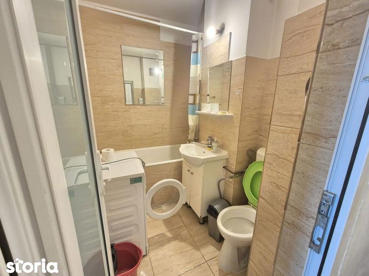 Inchiriere garsoniera semidecomandata zona Tractorul Coresi cu parcare - 4