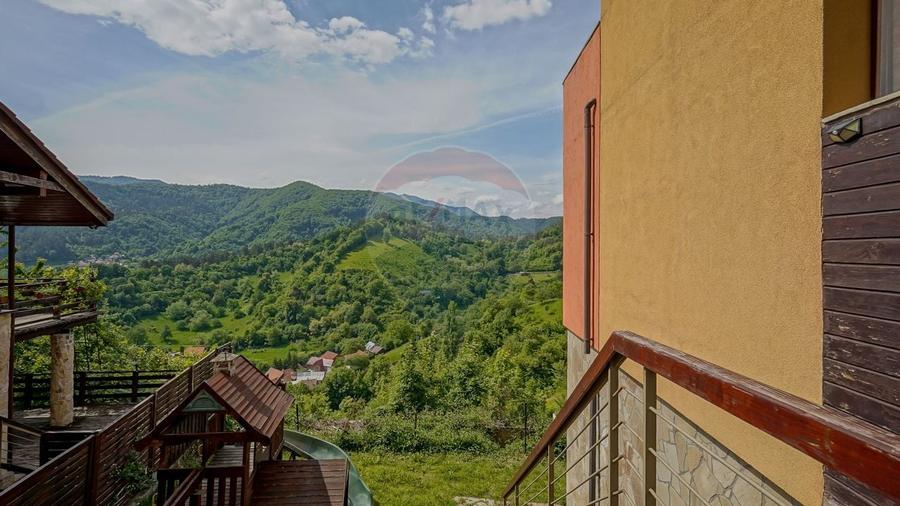 VILA PANORAMICA PE DRUMUL POIENII –PRIVELISTI UNICE ASUPRA BRASOVULUI - 50